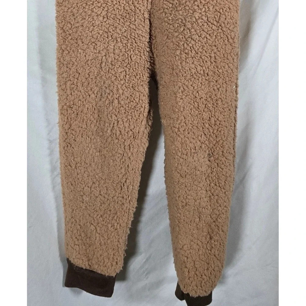 Rudolph the Red Nose Reindeer Sherpa Fleece Hooded Zip-Up Pajamas Medium‎